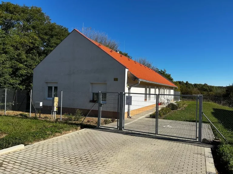 Öreglak szociális otthon - komplett saját munka fővállalkozóként