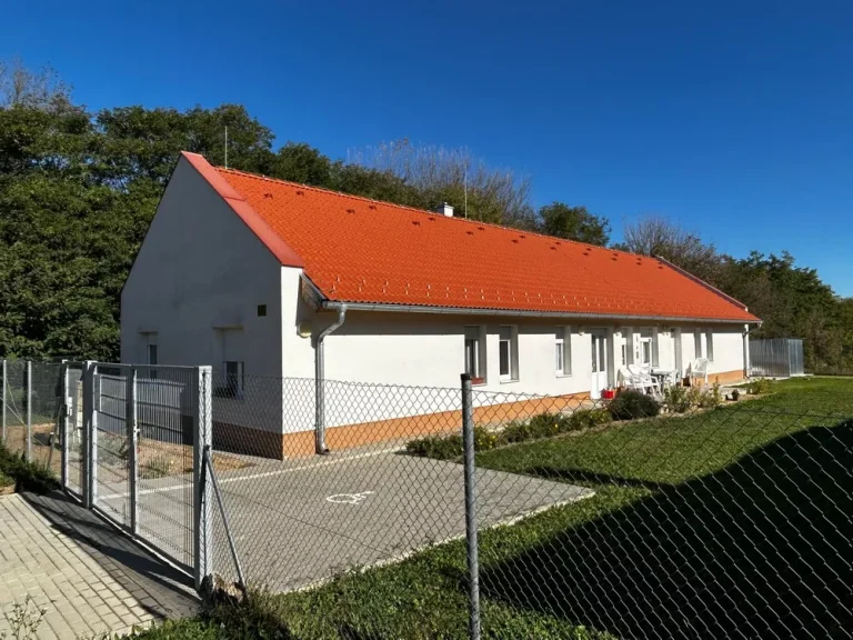 Öreglak szociális otthon - komplett saját munka fővállalkozóként