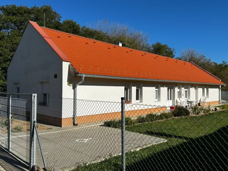 Öreglak szociális otthon - komplett saját munka fővállalkozóként