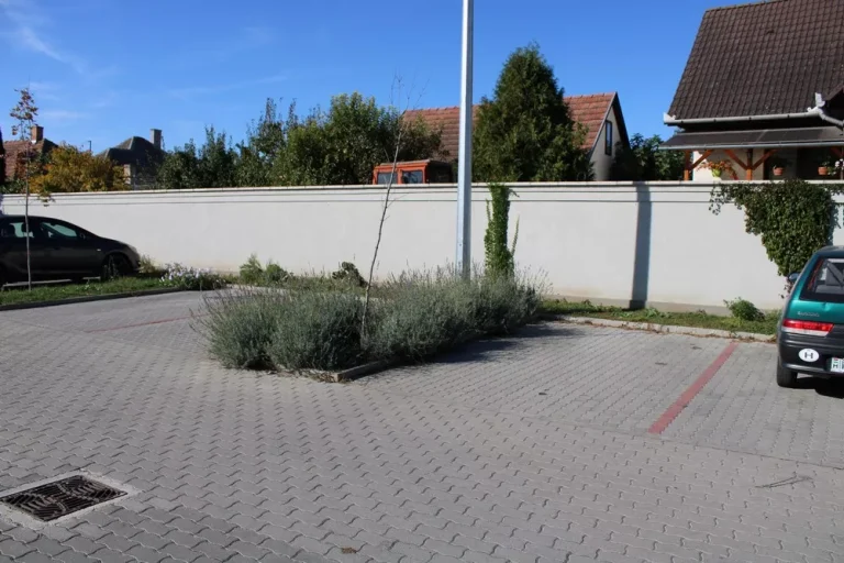 Parkoló - komplett saját munka fővállalkozóként